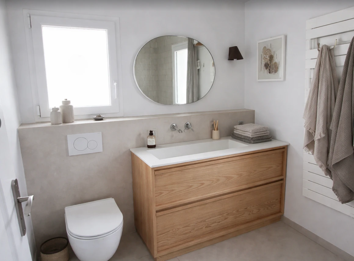 Salle de bain minimaliste bois